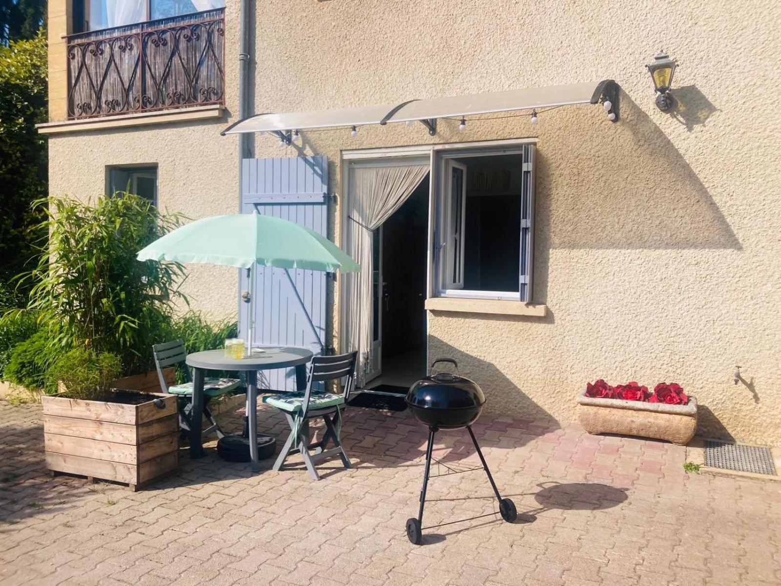 La Petite Noix Apartment Сарла-ла-Канеда Екстериор снимка